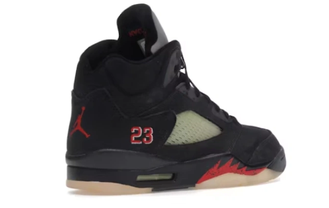 Jordan Retro Gore-Tex Off Noir 5 DR0092-001 0825